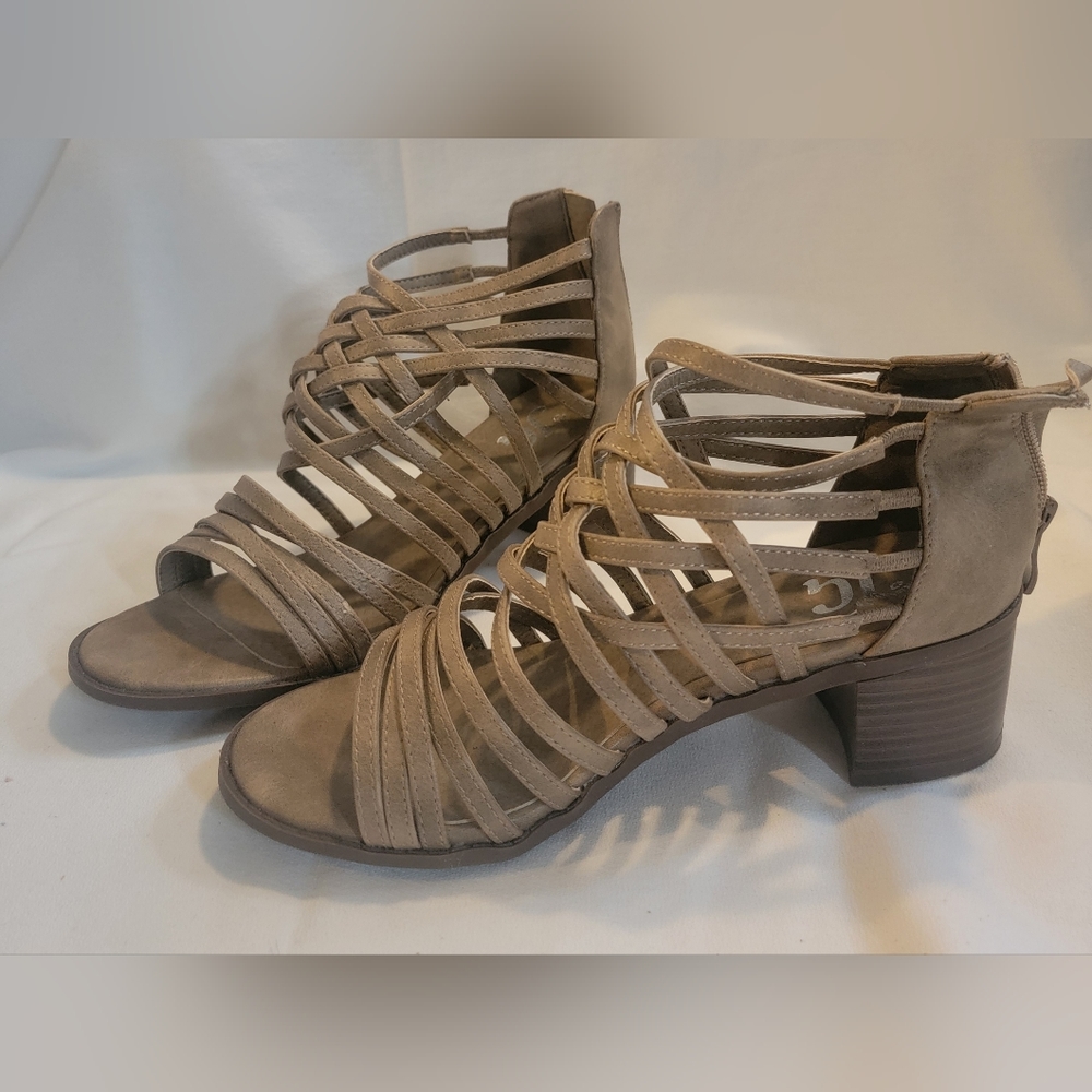 Journee collection diya size 7
